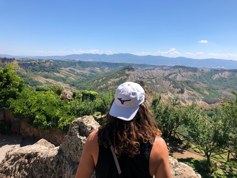 vedere a văii din vârful Civita di Bagnoregio.